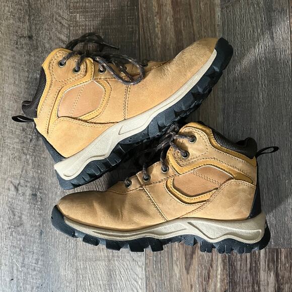 Timberland Boys Waterproof Mt. Maddsen Hiking Boot Size 1 - Picture 3 of 7